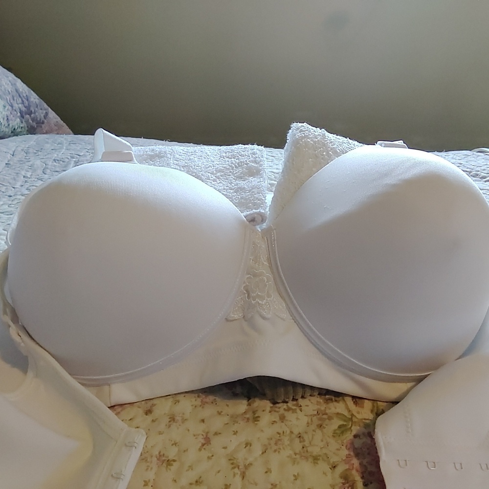 Bra - Picture 2 of 4